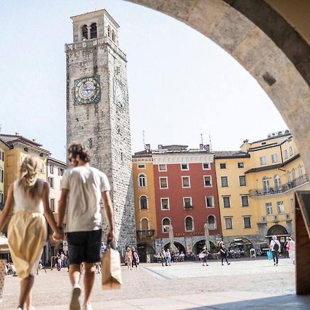 Me Ca - Appartamento Vacanze Riva del Garda Exteriör bild