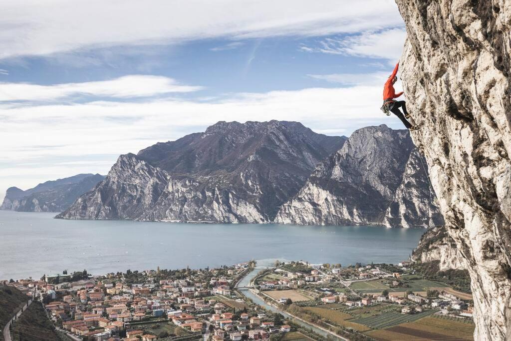 Me Ca - Appartamento Vacanze Riva del Garda Exteriör bild